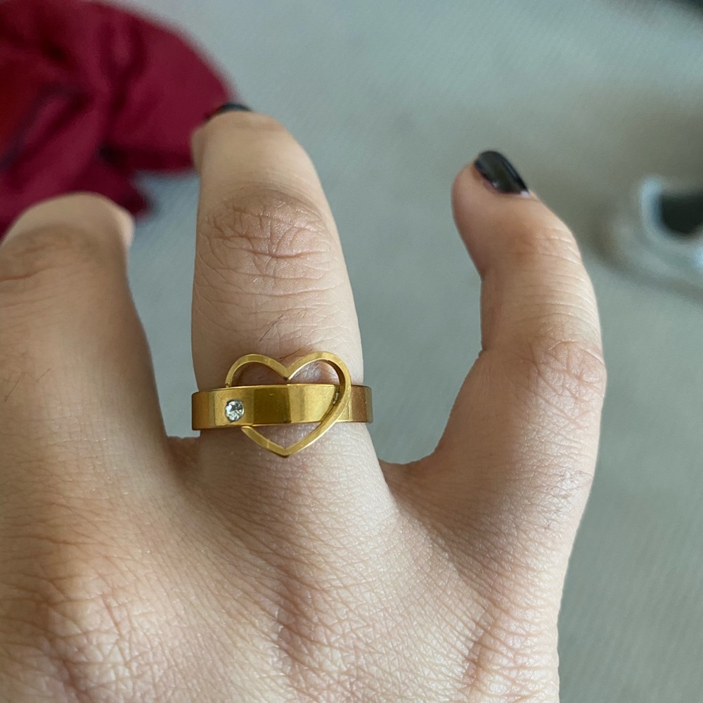 gold heart ring